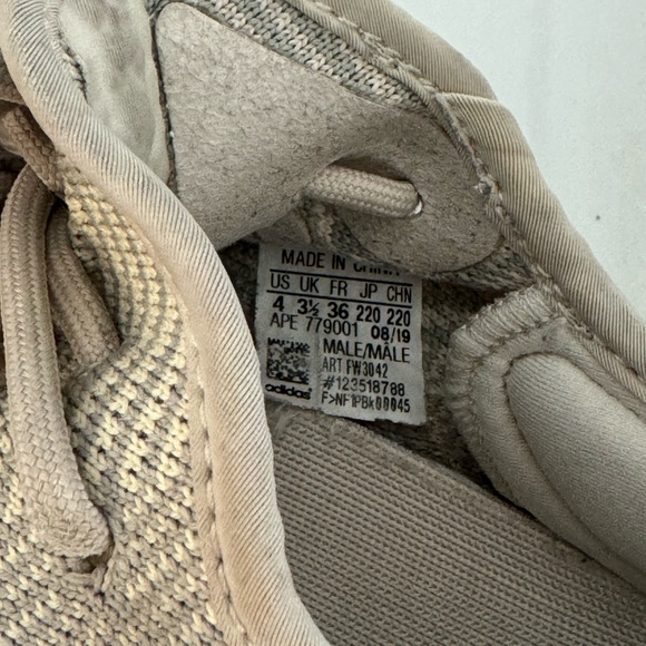 GREY YEEZYS SIZE 4 - Picture 5 of 7